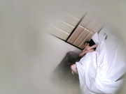 小旅馆偷拍多毛性欲强少妇和情人偷情干完一炮电话响了考虑了一会才接电话打完继续啪啪