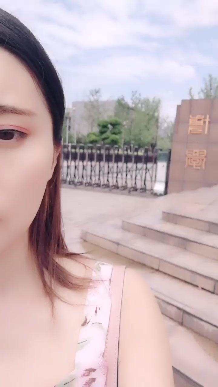 戏精网红刘婷精彩演绎表演系毕业生为了当女主角被剧组导演潜规则对白精彩720P高清无水印