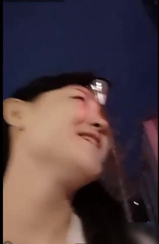 样子很良家的少妇晚上出击勾搭广场舞大爷广场吃完奶子打车去开房啪啪湖南口音对白有趣