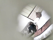 小旅馆偷拍眼镜胖哥和打扮浓艳貌似小姐开房啪啪