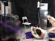 猥琐眼镜摄影师KK哥给高挑国模丝丝拍SM写真趁机把她给上了