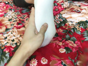 约操黑丝美腿大学生静静 极品小嫩逼毛少水多 先棉袜足交 再换黑丝 无套骑着操 高清私拍68P 高清720P完整版