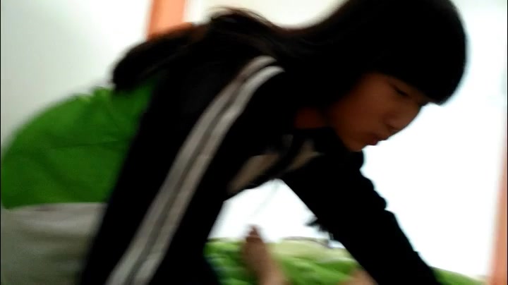 真实自拍-社会青年强上在校学生妹 拼命反抗 被操的一直哭 太惨了