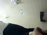 商场女厕偷拍 第一个妹子真心漂亮 穿的也时尚很清爽的感觉