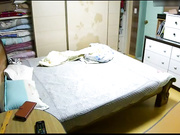 家庭摄像头破解强开TP中年夫妻过性生活大叔干之前还扒开穴看一看进去就开始疯狂输出内射还挺猛的