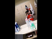 极品美女蛮劲爆的小明星化妆间与男友激情啪啪-高清720P