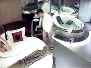 酒店水滴摄像头偷拍眼镜小胖和女友啪啪胖哥这小鸡鸡估计满足不了这骚女友 估计也是 全程都在抱怨 不如换你们来？