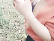 两个农村留守村姑小姐妹户外勾引在果园工作的农民伯伯野战妹妹的 奶子大 够骚对白清晰