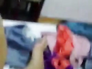 年纪不大身材还可以的妹子被男友用手抠出水再啪啪才草一会逼就红了