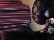 有被虐待癖的富姐高价雇女主夫妻把自己扮成保姆给女主舔屁眼给男主吃鸡巴滴蜡虐阴对白精彩