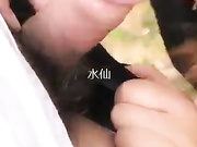 三寸金莲女主播按观众要求把会所健身教练勾引到附近公园口爆啪啪这教练吃奶的样子真猥琐
