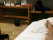 两个屌丝小伙云南河口红灯区找小姐嫖妓直播18岁的小姐姐
