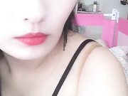 高颜值哺乳期人妻，奶水很足喊着爸爸快来吃奶水，道具插入骚逼淫水让老公来舔逼喝，口交他的小几把看着很有喜感