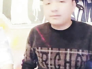 老铁小胖去KTV一边唱歌一边和坐台小姐啪啪这样的人生美滋滋的虽然歌唱得不咋地