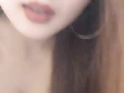 颜值不错大奶美女两女一男舔JJ口交 抽插几下让美女自摸扣逼 很是诱惑喜欢不要错过