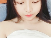 颜值不错童颜巨乳妹子双人啪啪 全裸互舔搞硬后入抽插没几下就软了 很是诱惑不要错过
