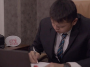 国产痴汉系列经理看片痴狂，在办公室强行后入员工720P高清版