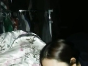 小夫妻居家自拍流出 长相甜美的妹子没想到吃棒棒也这么专业