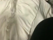 渣男之前趁妹子酒醉拍下性爱视频要挟妹子继续发生性关系妹子一边被干一边祈怜求放过
