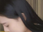 欠操的女人就是骚，露脸约炮小哥给舔鸡巴，开档黑丝情趣主动上位叫的好骚，小哥哥暴力后入没控制住喷射浓精
