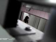 外站流出潜入大学女厕TP学妹嘘嘘01