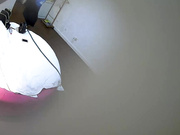 外表清纯大奶子美女大学生进屋就被四眼胖男按倒床上热吻也不洗洗不脱衣服直接就干一共打4炮小胖艳福不浅啊