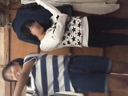 又两个被骗农村妹子简陋房间脱衣展示身体 你看我我看你不好意思脱 不敢直视镜头