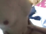 高颜值中分TS馨曼小姐 性感的身材大鸡巴服务客人，为客人舔鸡巴龟头奶头 舒服得要命呀  好爽呀，我要射给你 宝