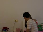 风骚伪娘小乔 约了小个子直男，丰满的妖妖服侍小男人，我这样还不够性感吗，我可以再骚一点，爸爸 操我用力操我！
