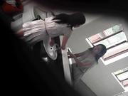 国内厕拍大神潜入某高校女厕躲在厕所里面偷拍学妹嘘嘘有个身材不错的妹子在换衣服