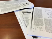 上海留学生吴丽娜课余时间勤工简学应聘办公室文员被洋上司潜规则逼逼粉嫩戴着眼镜样子有点淫骚