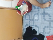 出租屋浴室針孔攝像頭拍攝個子不高的白嫩打工妹洗澡更衣 雪白肌膚堅挺美乳絕對誘惑 高清完整版