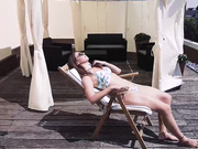 这样度假真的是叫享受啊 在包厢里品尝丰腴的肉肉美女，妹子舌头厉害舔吸技术销魂挡不住啪啪猛操穴1080P高清