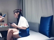9总全国探花第二场约了个白衣萌妹，脱光舌吻扣逼口交舔逼，上位骑乘大力猛操_ev