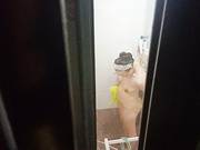 偷拍邻居少妇洗澡.