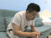 千人斩寻欢约了个苗条身材黑衣妹子，沙发上操近距离拍摄口交扣逼猛操_ev