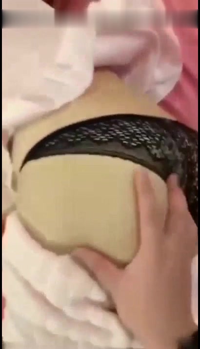 【精品推薦】姐夫在汽水裏加了安眠藥給清純氣質小姨子喝迷倒後無套外射她屁股上 國語高清