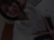 日本学生得到一个creampie