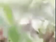 美女落水，男子水下强奸