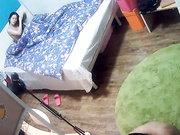 水滴偷拍没穿衣服的小媳妇突然发现家里的摄像头被人偷开