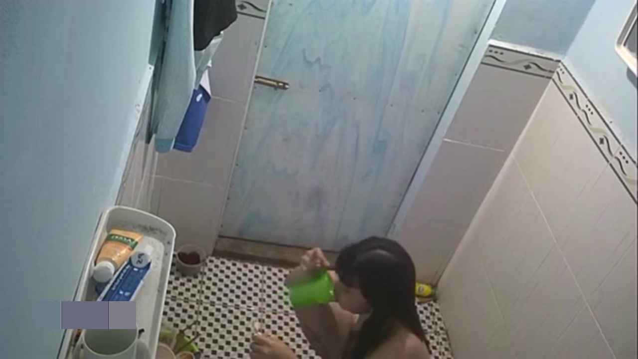 精品推薦 出租房爬窗拍攝到的苗條身材妹子脫光換衣 還把碗給洗了 720P高清原版