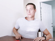 性感巨乳继姐欲望来临竟然干她的弟弟