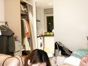 骚骚小少妇69姿势口交舔屌上位骑乘，抱着屁股一下下撞击