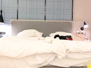 约炮长相甜美妹子摸逼特写调情穿着衣服操