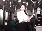 絶頂高潮巴士 小心濕透搭車！七海奈奈01