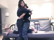 约170高端妹子一来看动画片看的入迷猛操伺候
