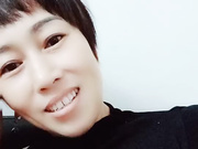 姐姐带你玩多人游戏口交舔逼让大哥直接射嘴里