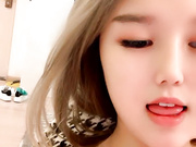 小美女爱诱惑脱下黑丝全裸翘起美臀特写肥穴