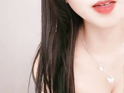 颜值控女神全裸椅子秀完美露三点，眼神诱人