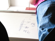 熊孩子课堂上近距离偷拍粉裙美女老师肉色内内,私处的阴毛都看到了
